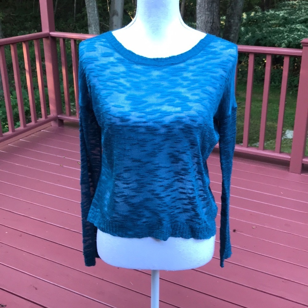 NWT! Kensie Small peacock color high low knit top